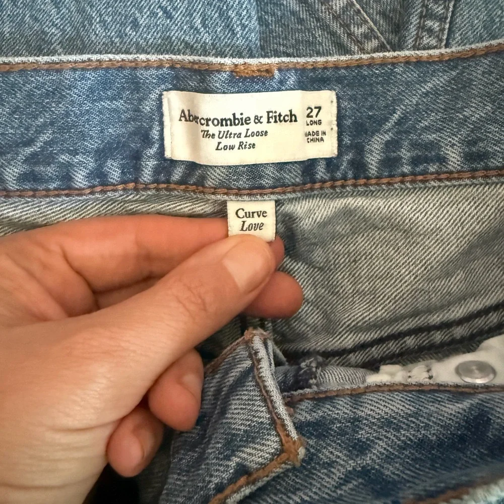 Abercrombie & Fitch Light Blue Wide-Leg Denim Jeans - Picture 2 of 3